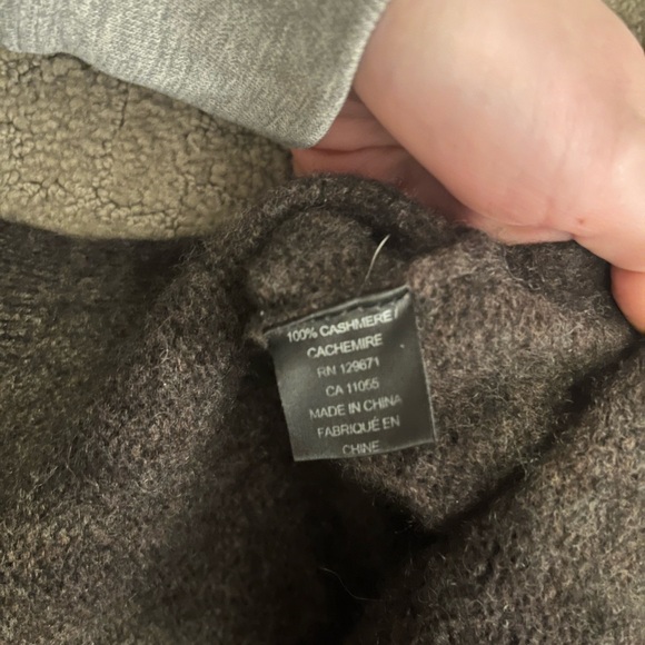 360 Cashmere V-Neck Sweater - Brown - Picture 9 of 9